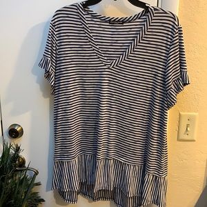 Navy/gray striped XL v-neck tee w/ruffles